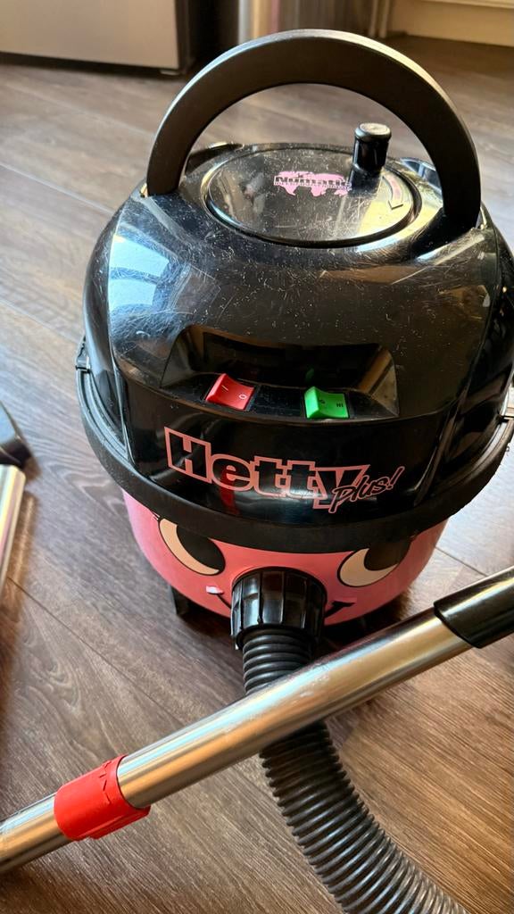 Numatic Hetty Plus stofzuiger - Roze, Witgoed en Apparatuur, Stofzuigers, Gebruikt, Stofzuiger, Minder dan 1200 watt, Stofzak