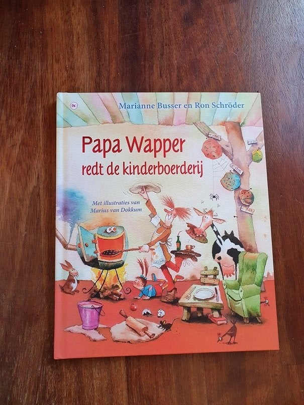 PAPA WAPPER  redt de kinderboerderij  van  Marianne Busser  , Ophalen of Verzenden, Zo goed als nieuw, Fictie algemeen
