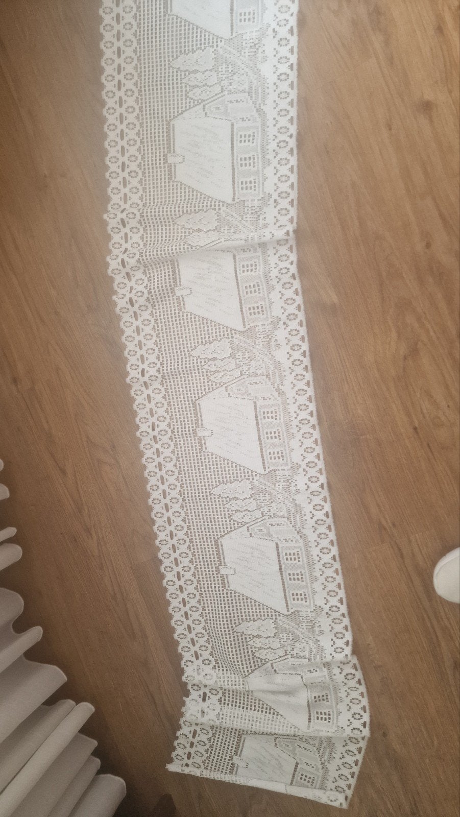 Gordijntje (valletje) met huisjesmotief - 215x35 cm, Huis en Inrichting, Ophalen of Verzenden