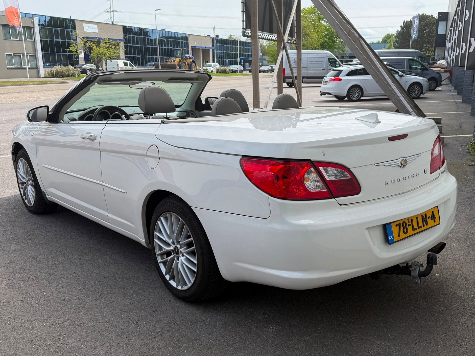 Chrysler Sebring 2.7i V6 Touring Convertible AUTOMAAT/LEDER/, Auto's, Chrysler, 450 kg, Gebruikt, Beige, Cabriolet