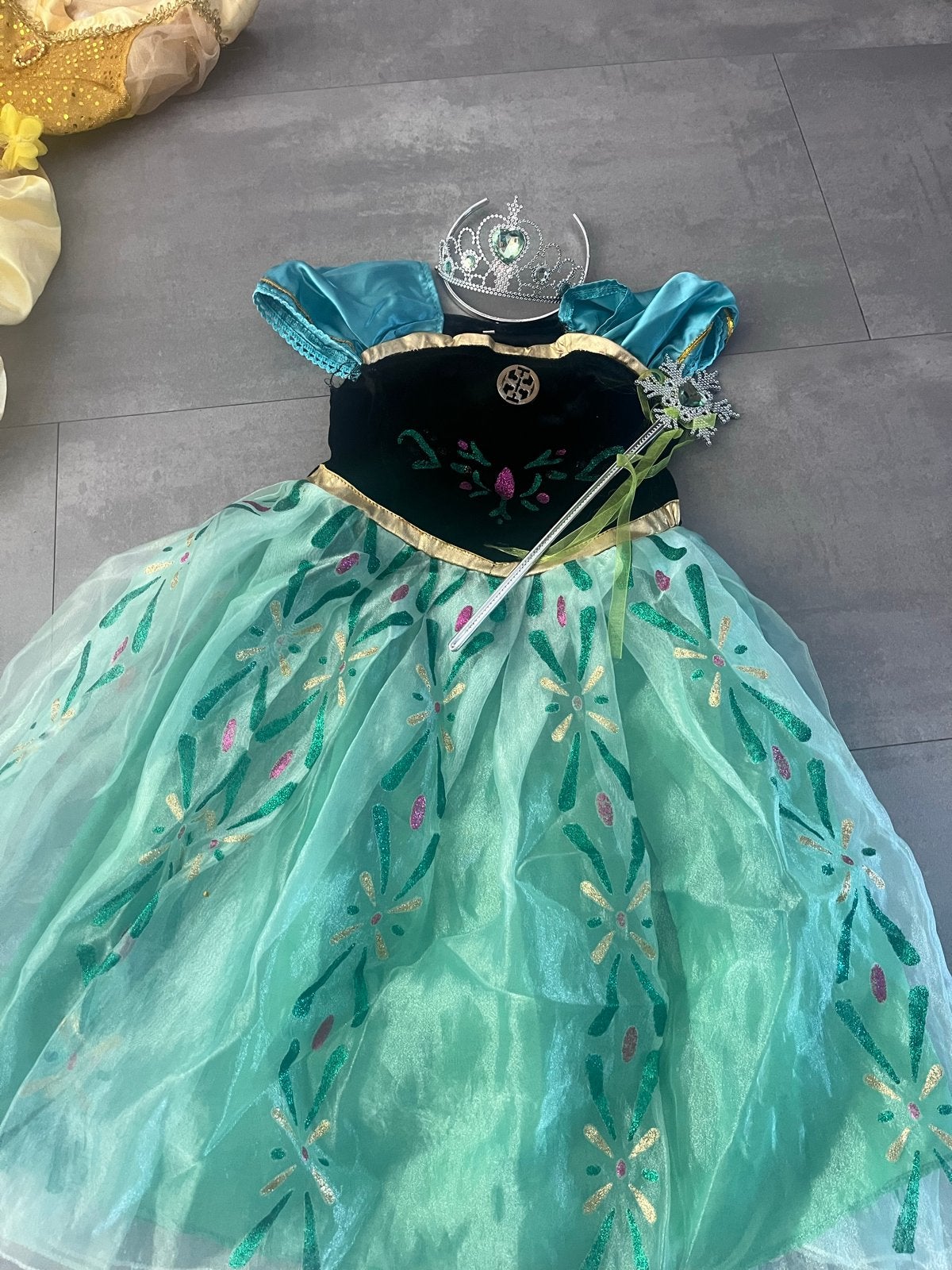 Prinsessenjurk Anna (Frozen) met kroon en toverstaf, Ophalen of Verzenden, Zo goed als nieuw, 110 t/m 116, Meisje