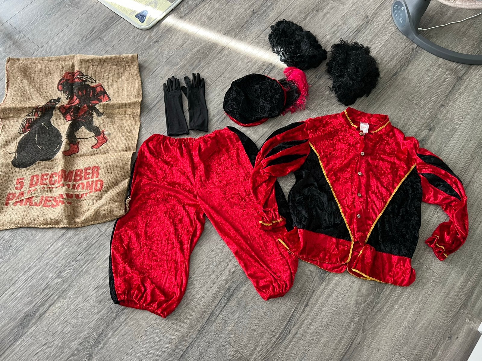Pieten kostumm volwassenen, Kleding | Dames, Ophalen of Verzenden, Zo goed als nieuw, Maat 38/40 (M), Kerstmis of Sinterklaas
