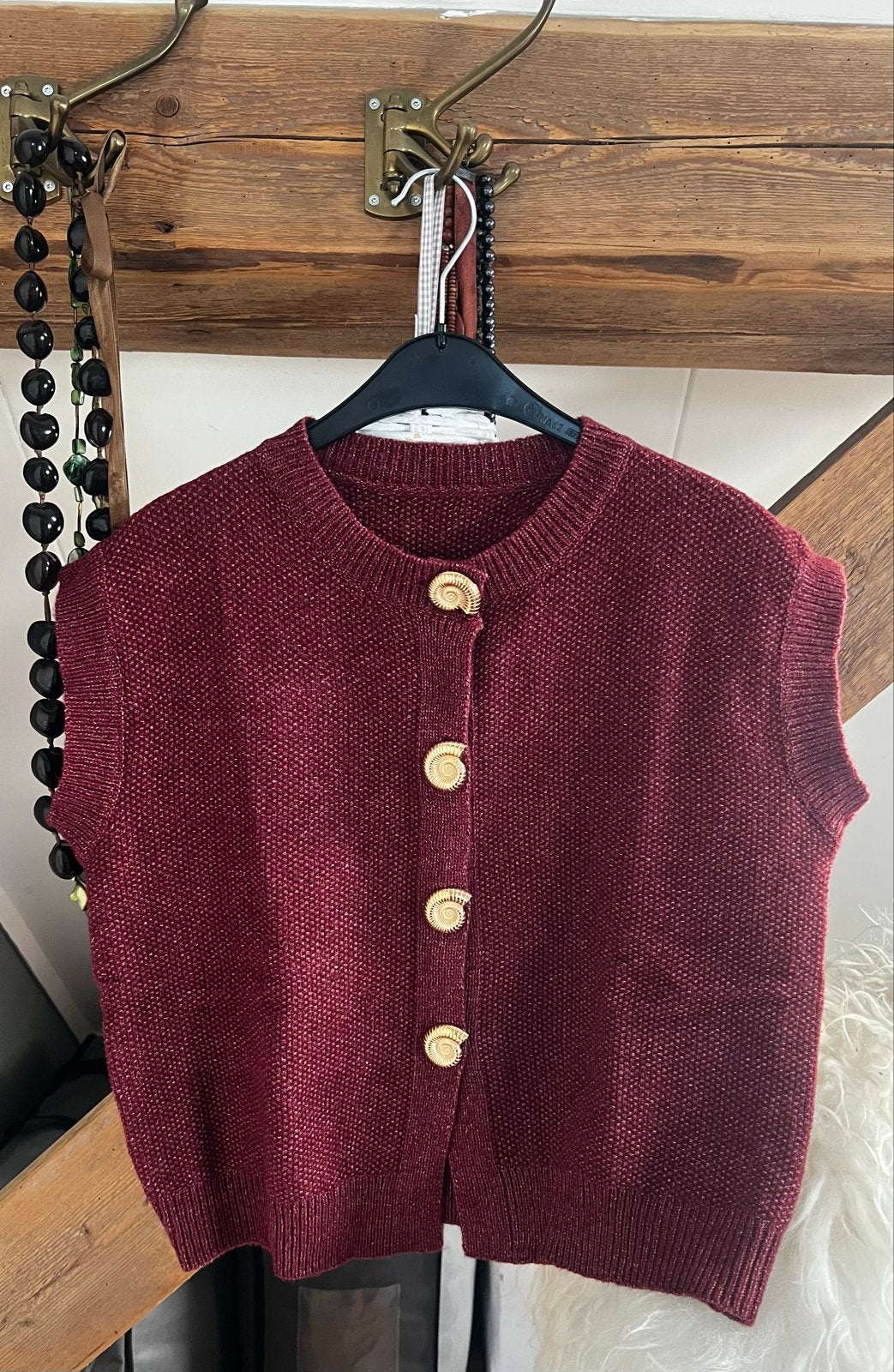 Mouwloze vest met gouden knopen, nieuw, maat M, Ophalen of Verzenden, Nieuw, Maat 38/40 (M), Rood