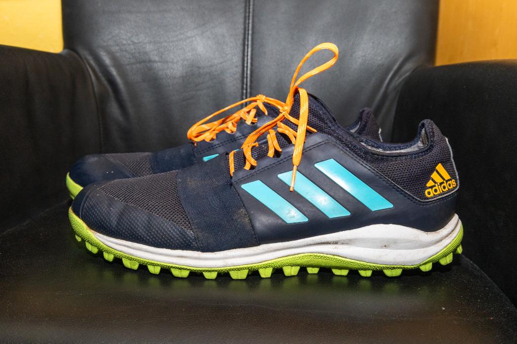 Hockey schoenen heren maat 47 1/3 (Voor maat 46), Sport en Fitness, Hockey, Ophalen of Verzenden, Zo goed als nieuw, Schoenen