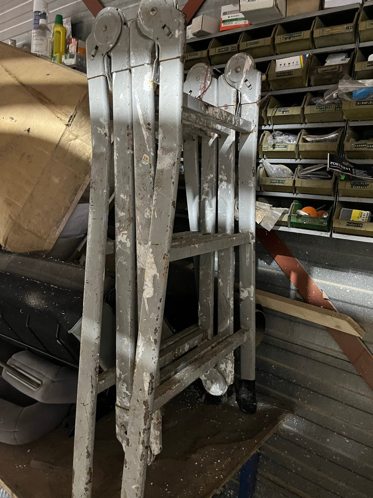 Gebruikte opvouwbare ladder met platform, Ophalen, Gebruikt, Ladder, Opvouwbaar of Inschuifbaar