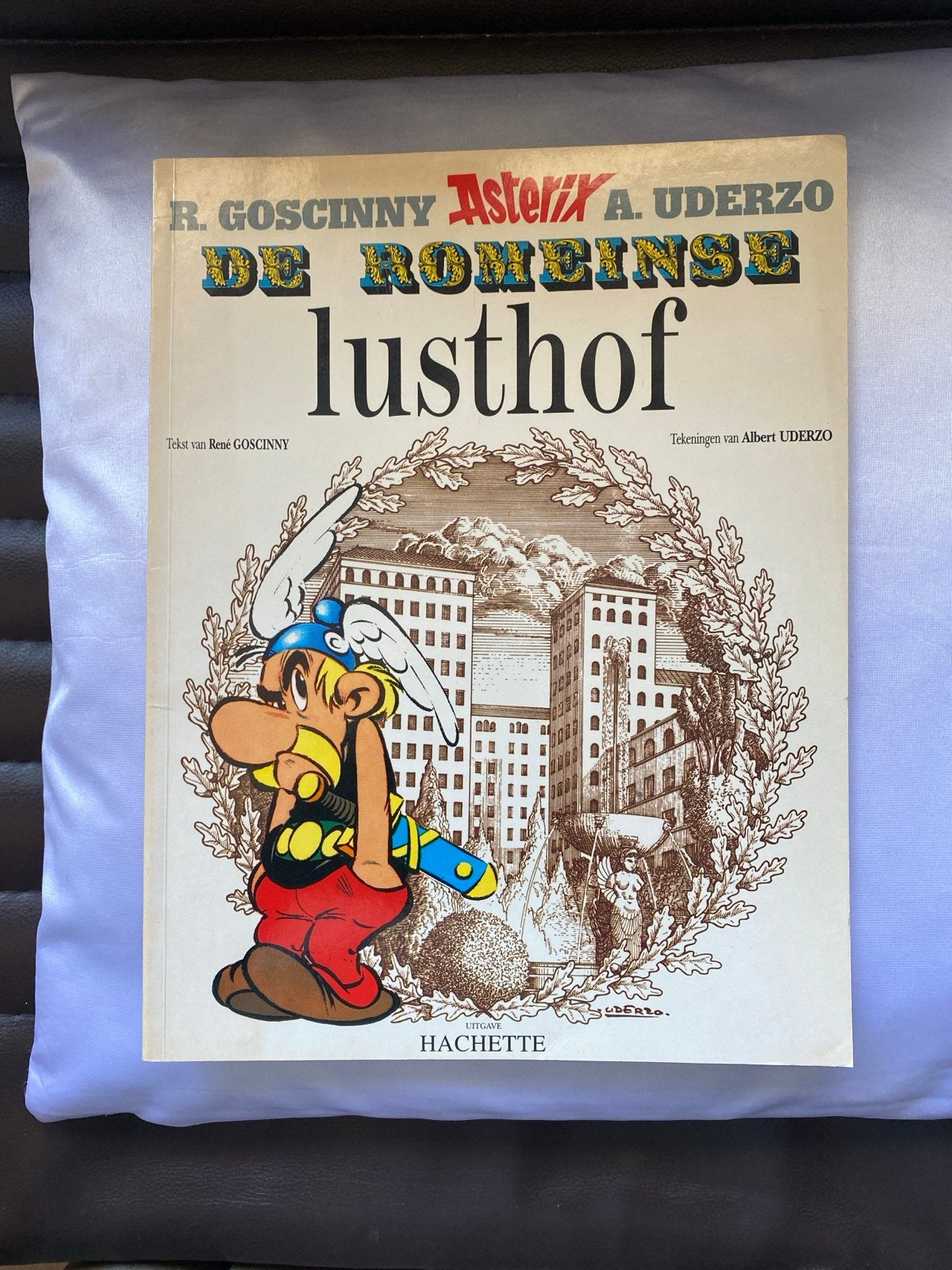 Asterix: De Romeinse Lusthof - Klassiek stripboek, Eén stripboek, Ophalen of Verzenden, Gelezen