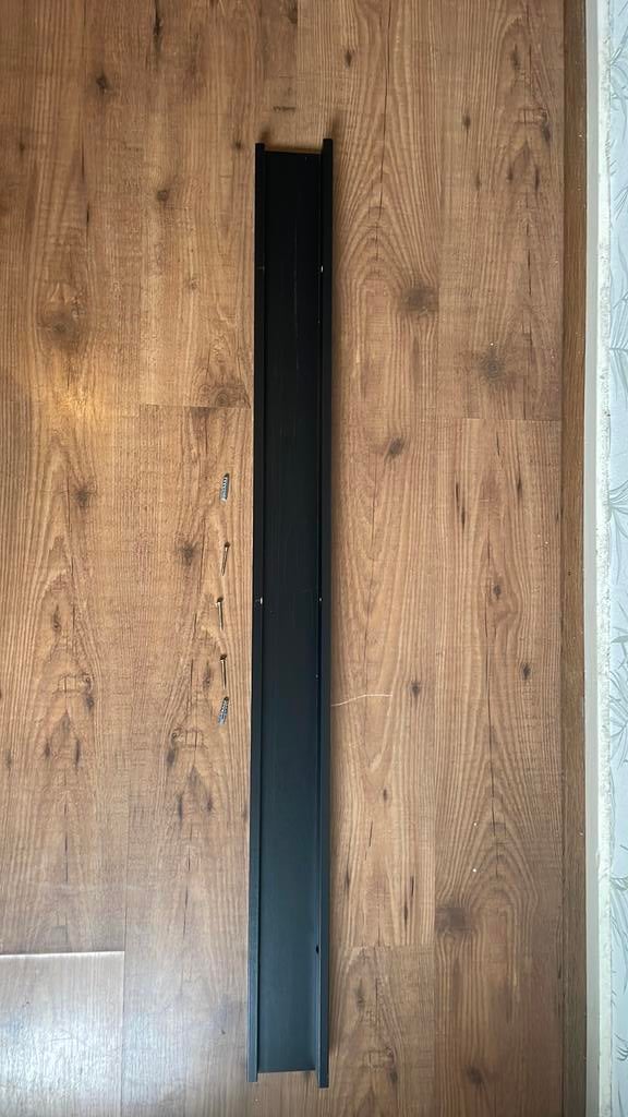 Ikea plank zwart, Huis en Inrichting, Woonaccessoires | Wandplanken en Boekenplanken, Ophalen, Zo goed als nieuw
