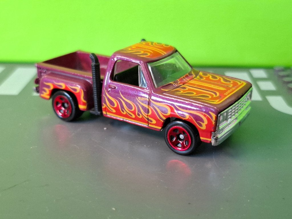 Hotwheels - 1978 Dodge Li'l Red Express Truck [paars] 1/64, Ophalen of Verzenden, Zo goed als nieuw, Auto