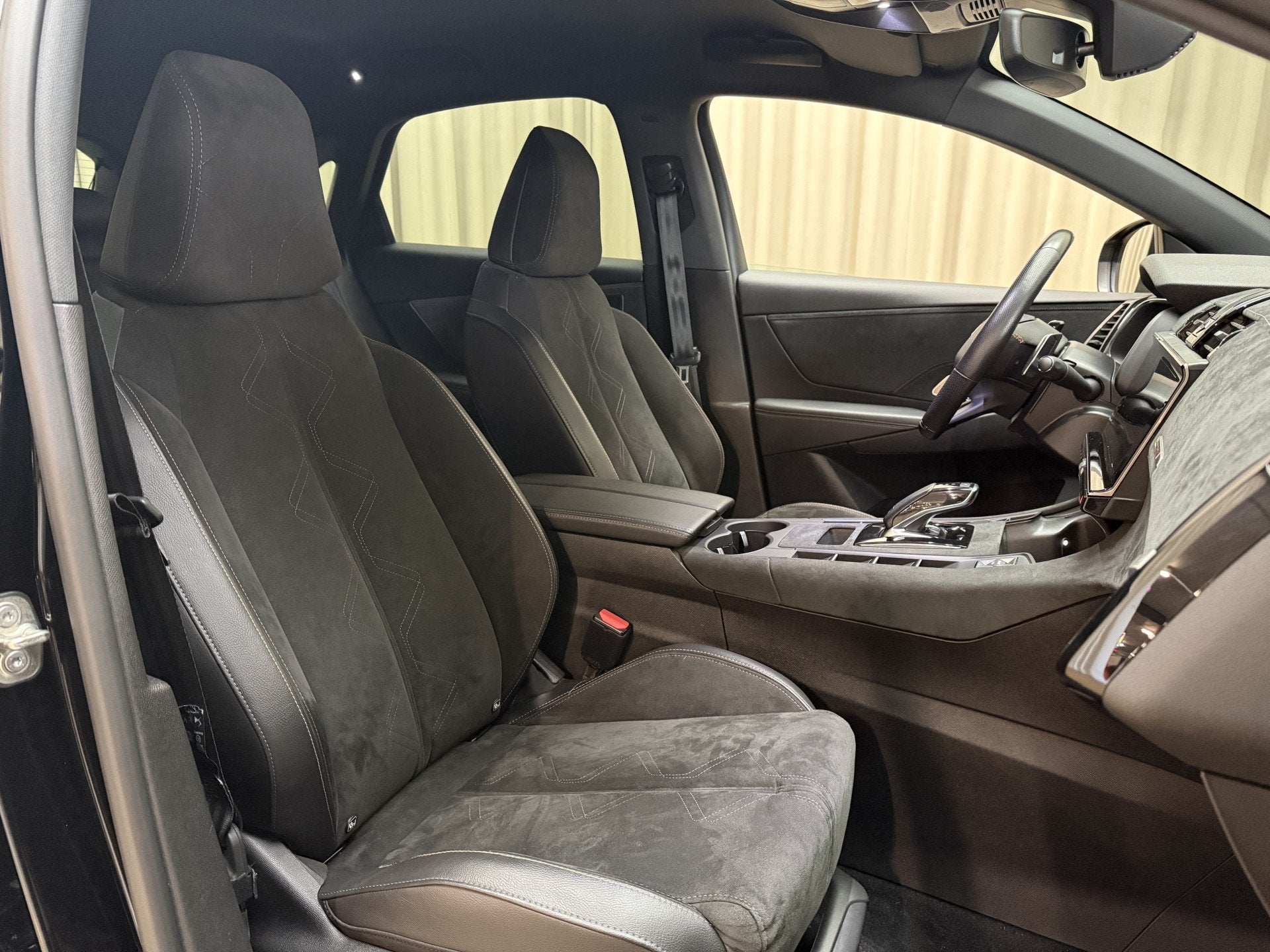 DS 7 1.6 PureTech 181 PK Performance Line *Leder/Alcantara S, Auto's, 15 km/l, 4 cilinders, Zwart, Bedrijf