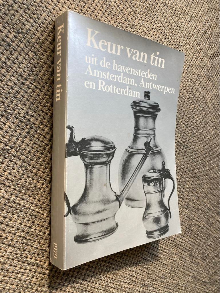 boek “keur van tin” 1979, Antiek en Kunst, Ophalen of Verzenden