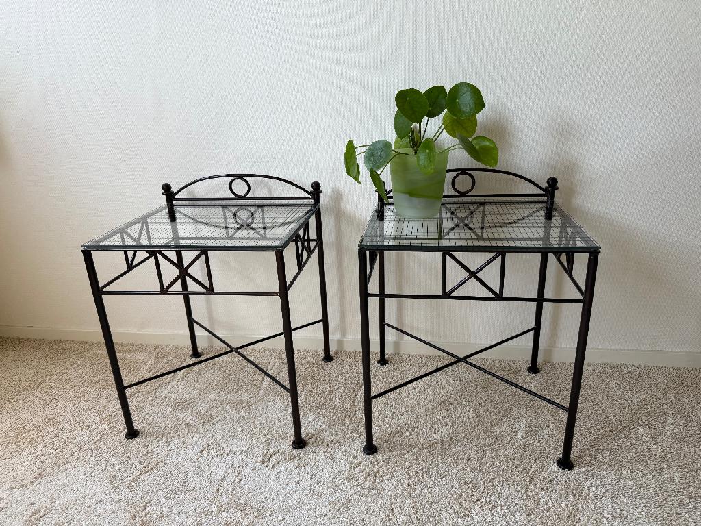 2 Stijlvolle bijzettafeltjes, Huis en Inrichting, Tafels | Bijzettafels, Metaal of Aluminium, Romantisch, 55 tot 75 cm, Zo goed als nieuw