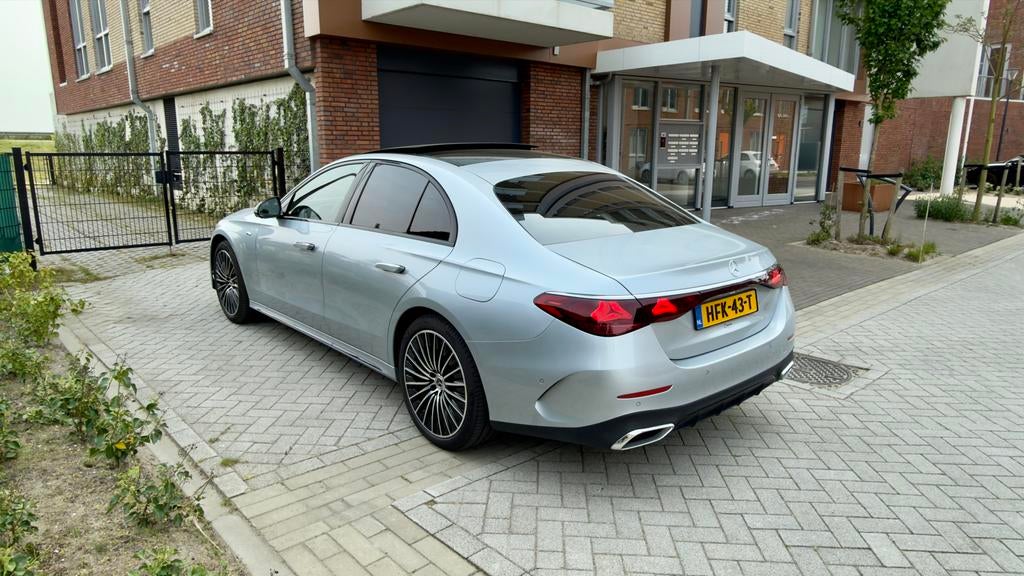 Mercedes-Benz E-Klasse E300 e 313pk 9G-TRONIC 2025 Grijs, Automaat, Achterwielaandrijving, 4 cilinders, 167 km/l