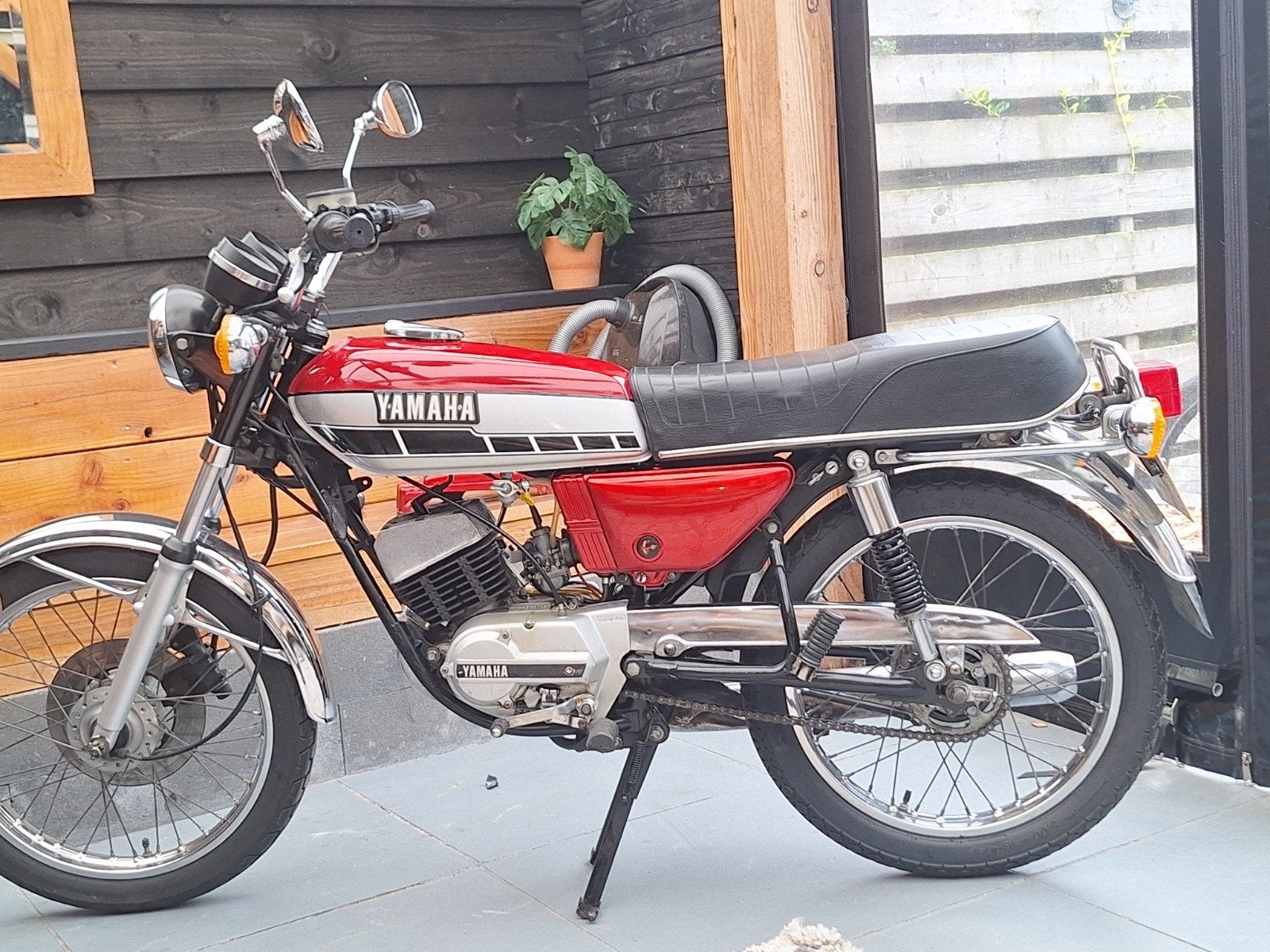 Gezocht: Elektronische ontsteking Yamaha rs 100, Motoren, Ophalen of Verzenden