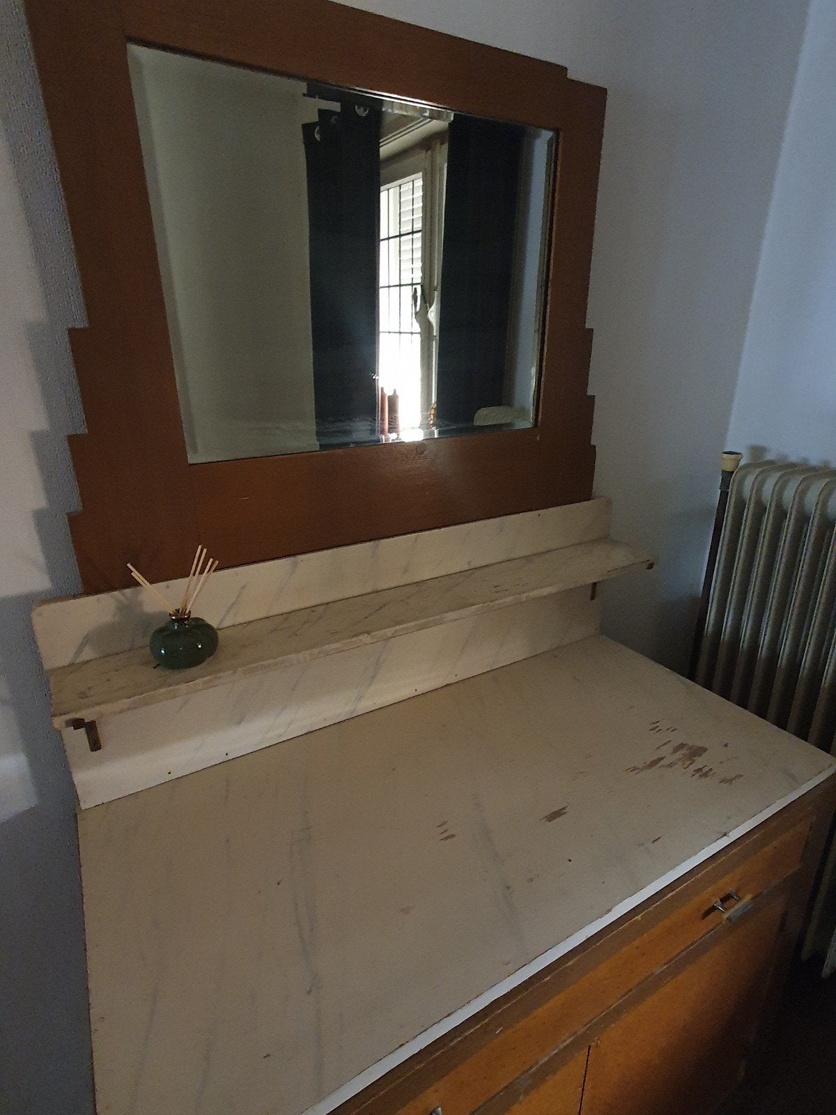 Vintage dressoir met spiegel en en blad