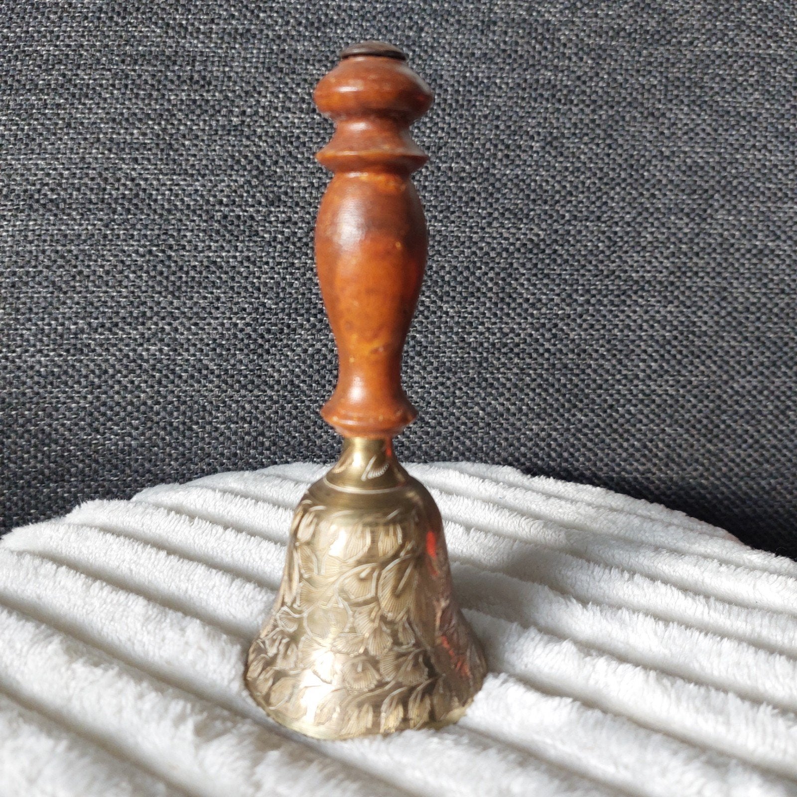 Koperen bel met houten handvat, Antiek en Kunst, Ophalen of Verzenden