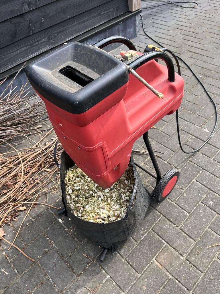Elektrische takken Hakselaar versnipperaar 220V, Ophalen, Gebruikt, Elektrisch, Met opvangzak