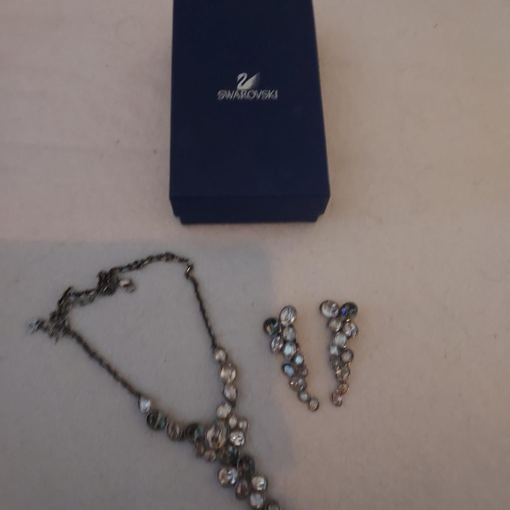 Swarovski ketting en oorbellen, Met kristal, Ophalen of Verzenden, Zo goed als nieuw, Zilver