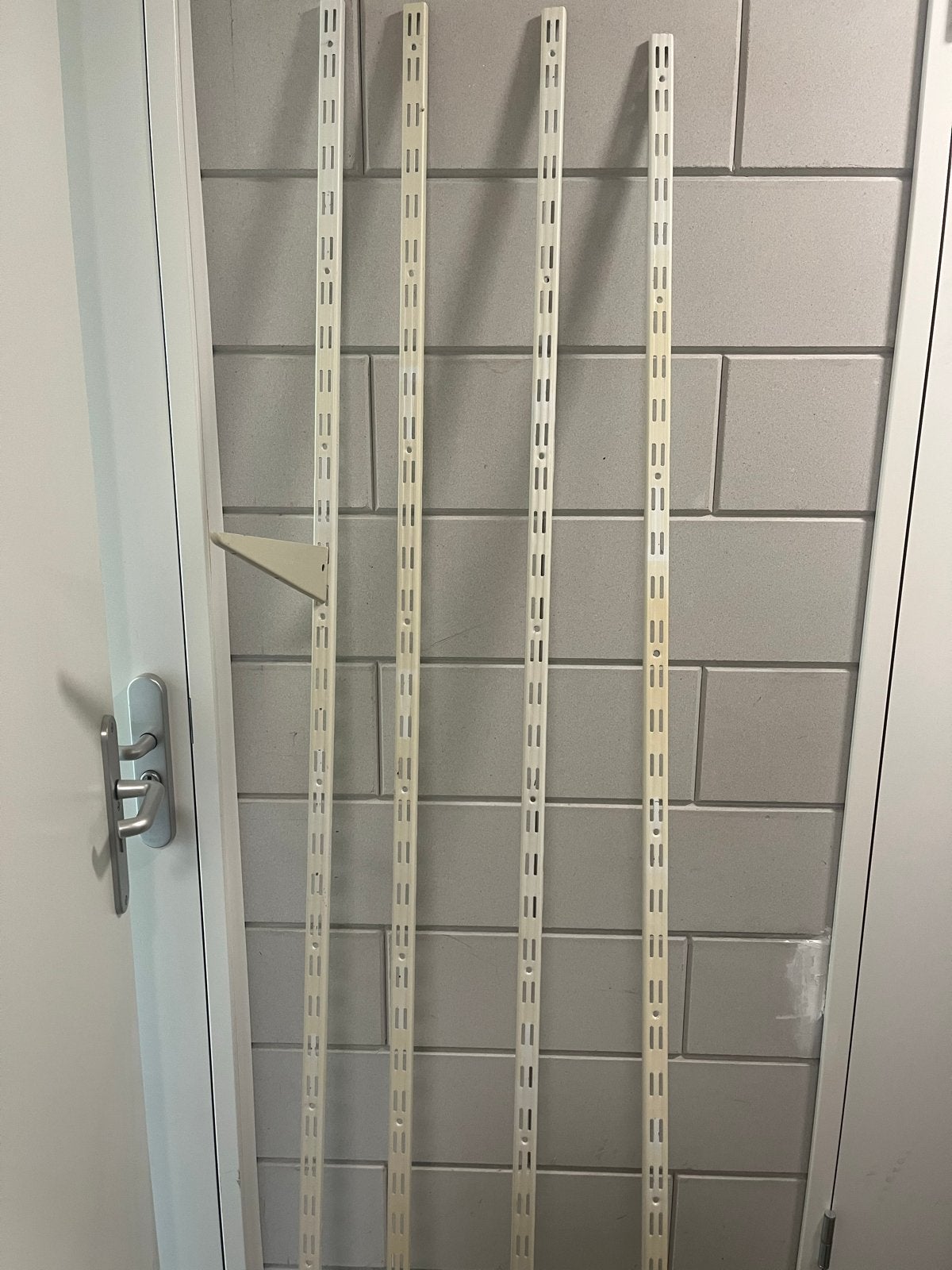 Metalen stelling met 7 dragers, Ophalen, Gebruikt