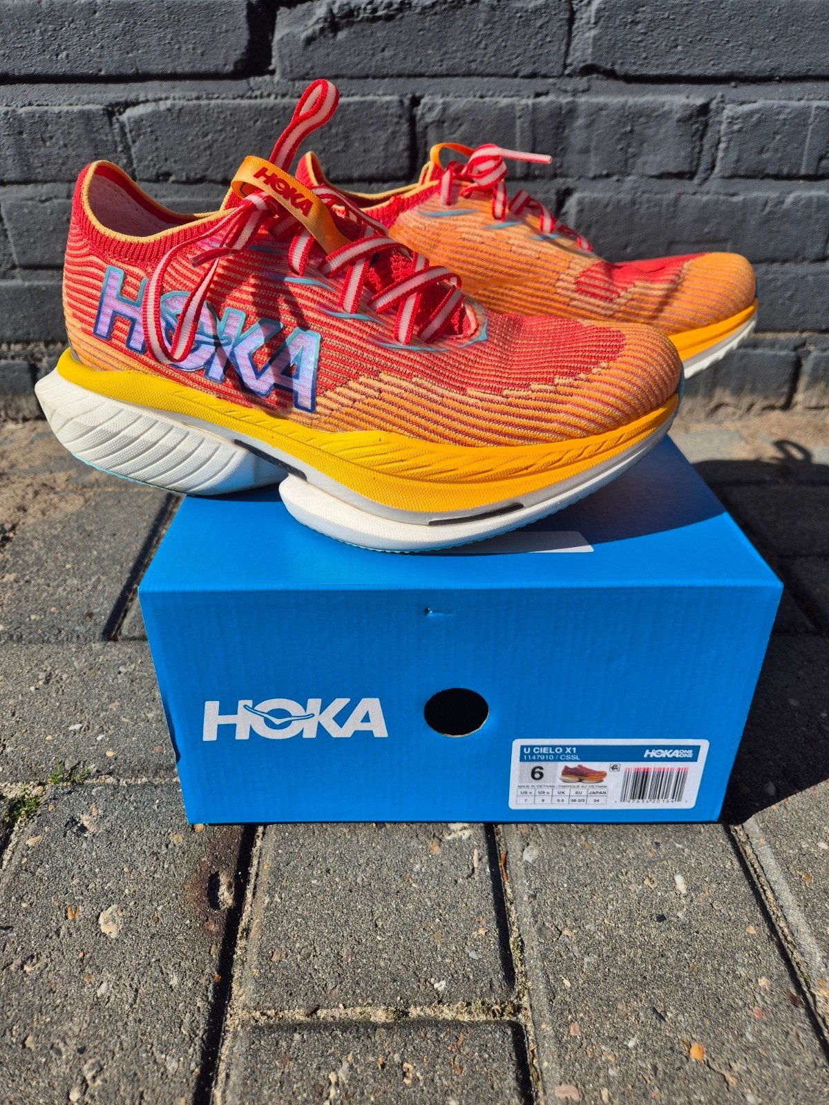 Originele Hoka Cielo X1 maat 38 2/3, Ophalen, Zo goed als nieuw, Hardloopschoenen, Overige merken