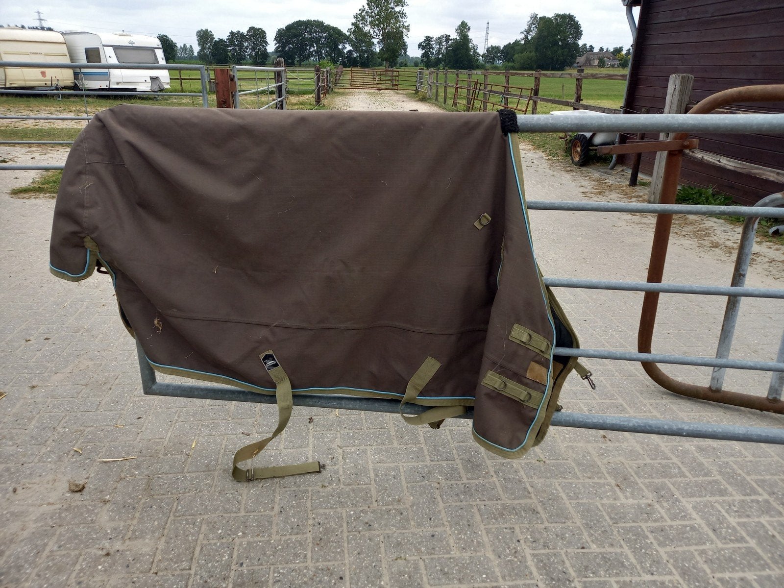 Deken paard, Ophalen, Zo goed als nieuw