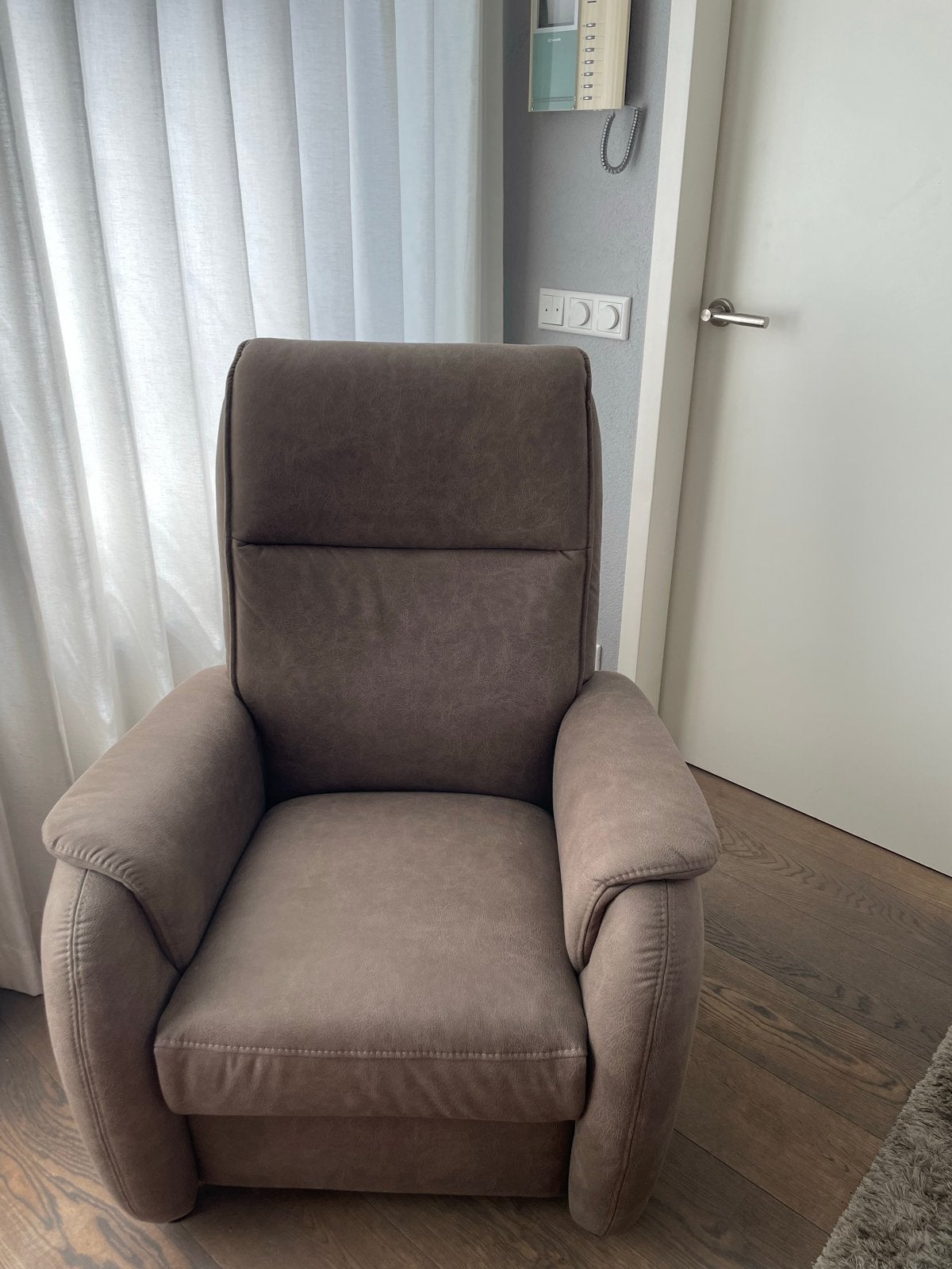 Comfortabele grijze stoel, zo goed als nieuw, Ophalen, Zo goed als nieuw, Eén, Stof
