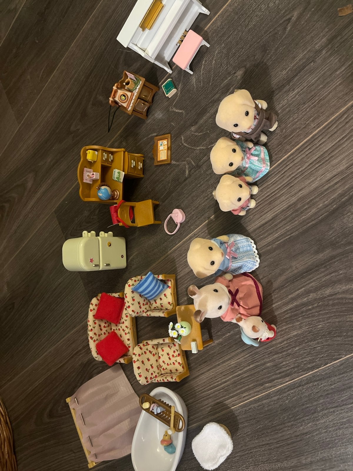 Sylvanian Families set met figuren en meubels, Ophalen of Verzenden, Gebruikt, Jongen of Meisje