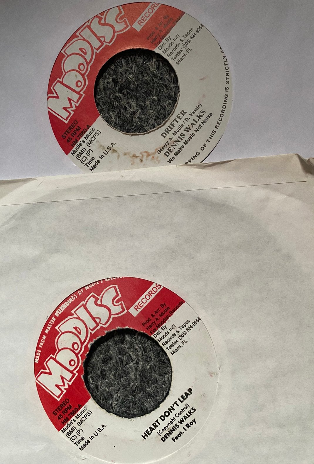 2x Reggae singles - Dennis Walks - Moodisc, Cd's en Dvd's, Ophalen of Verzenden, Gebruikt