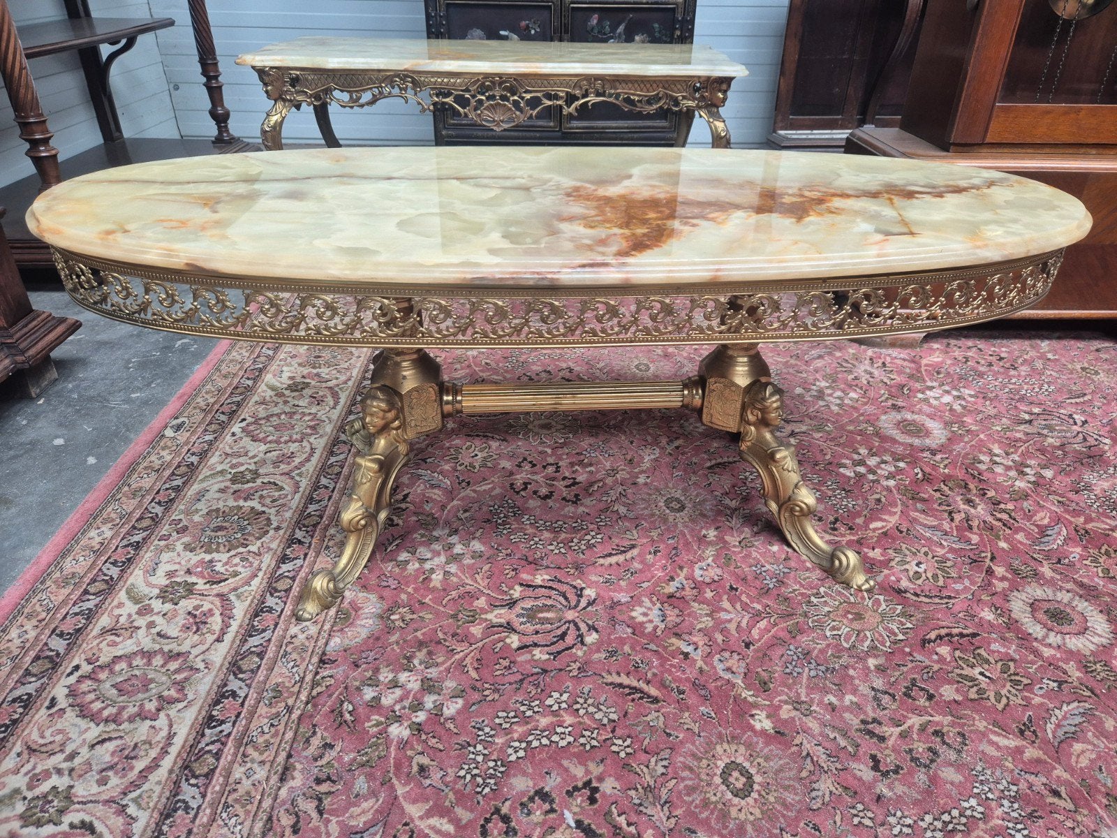 Ovale Salontafel met Marmeren Blad en Gouden Onderstel, Antiek en Kunst, Antiek | Meubels | Tafels, Ophalen
