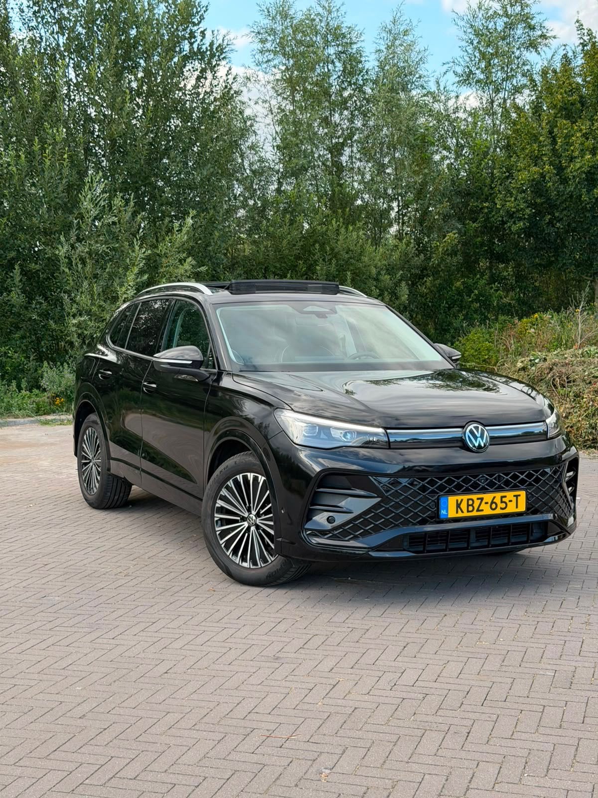 Volkswagen Tiguan 2024 | R-Line kit | Leder | Massage | Pano, Auto's, 1498 cc, Zwart, 4 cilinders, Leder