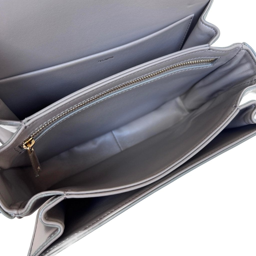 Celine triomphe medium pebble taupe crossbody tas designer image 5