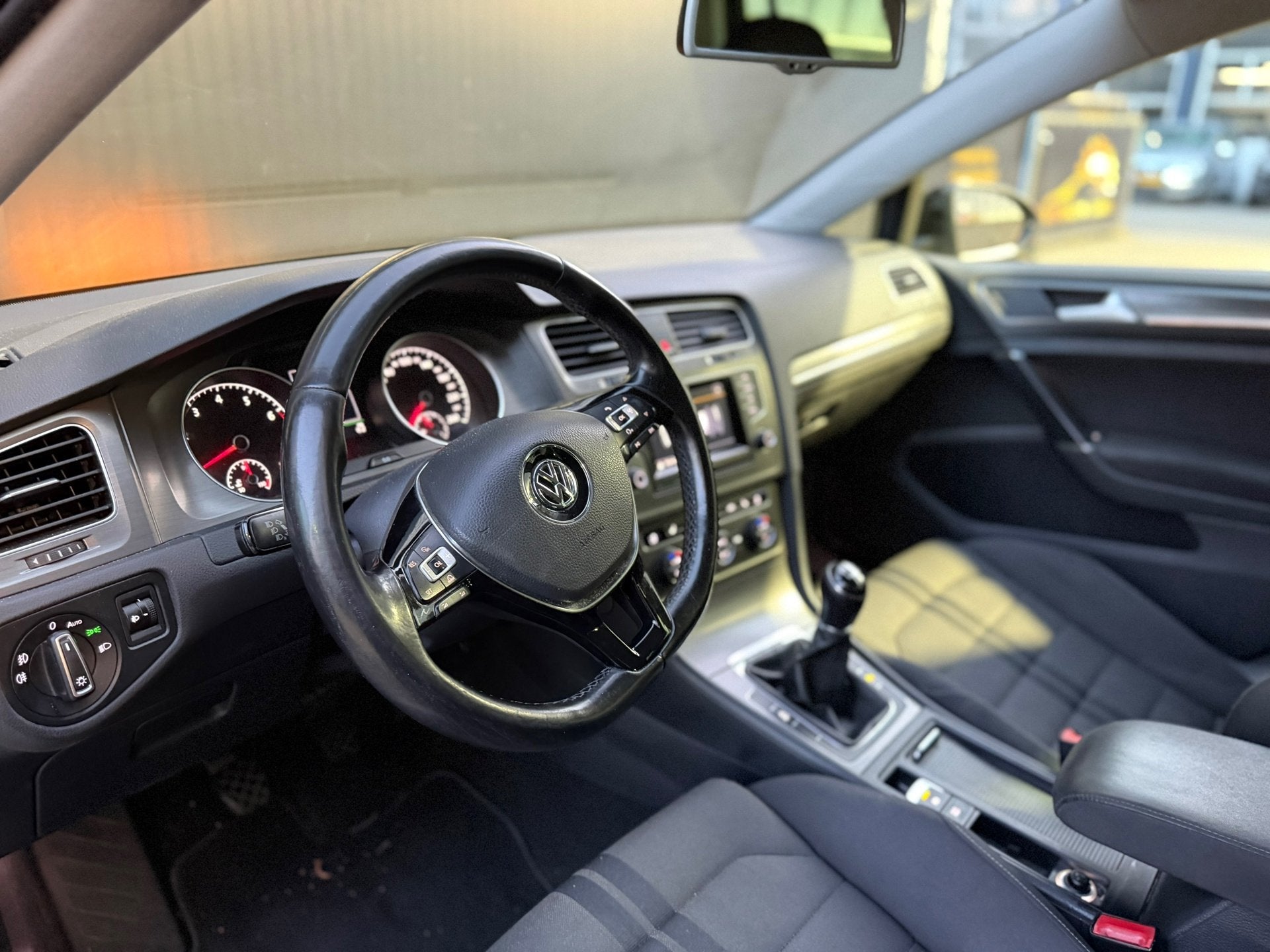Volkswagen Golf 1.2 TSI Trendline Navi Stoelverwarming Senso, Voorwielaandrijving, Euro 5, Gebruikt, Zwart
