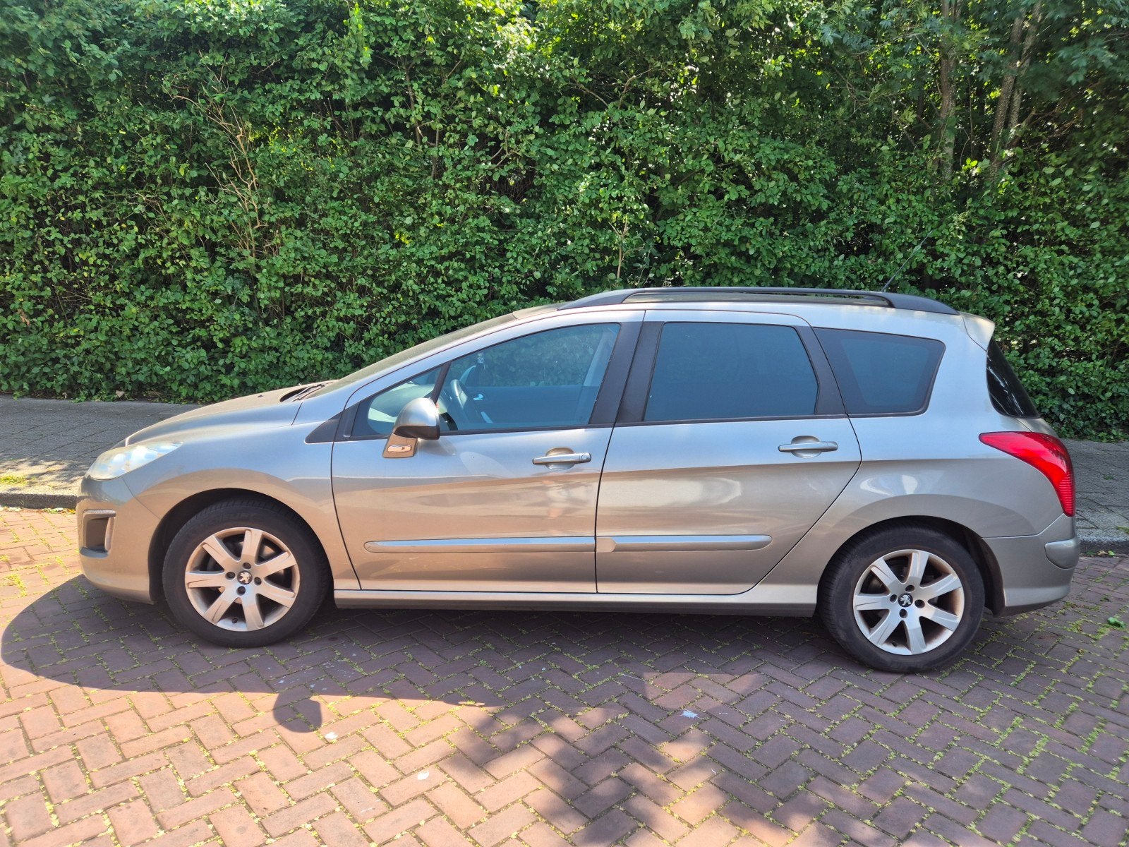 Peugeot 308SW 1.6 VTI 16V 5-DRS AUT 2011, Auto's, Stationwagon, Parkeersensor, Particulier, 1598 cc