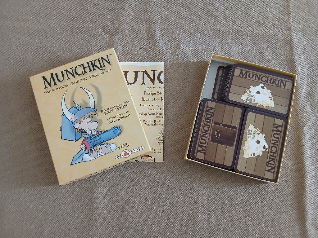 Munchkin, Vijf spelers of meer, Ophalen of Verzenden, Zo goed als nieuw