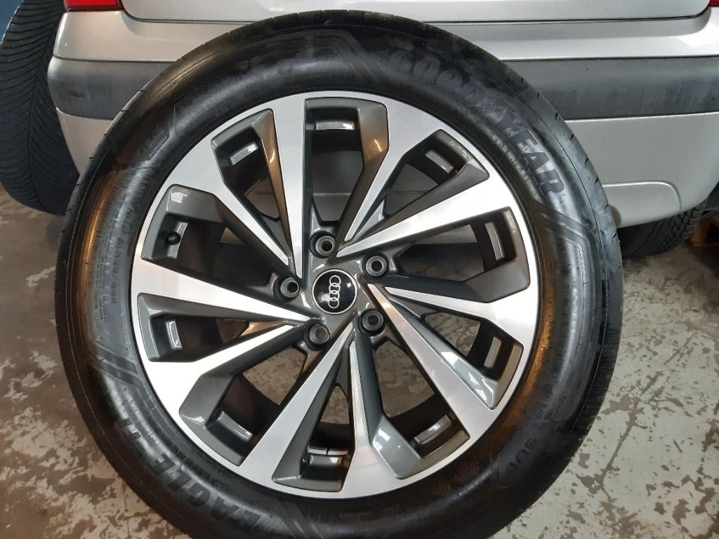 Audi Q6 19 inch z.g.a.n 4x velgen+banden Goodyear Eagle, Auto-onderdelen, Banden en Velgen, 19 inch, Gebruikt, 255 mm, Banden en Velgen