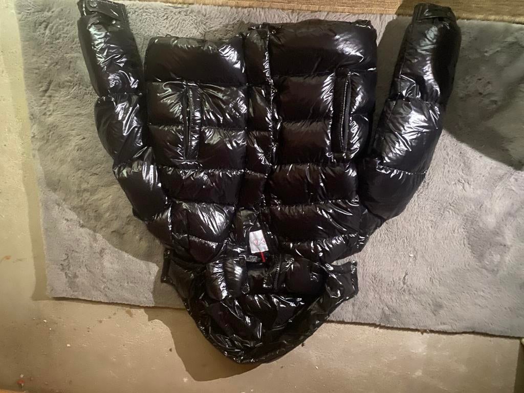 Moncler Maya jas, Kleding | Heren, Jassen | Winter, Ophalen, Nieuw, Maat 48/50 (M), Zwart