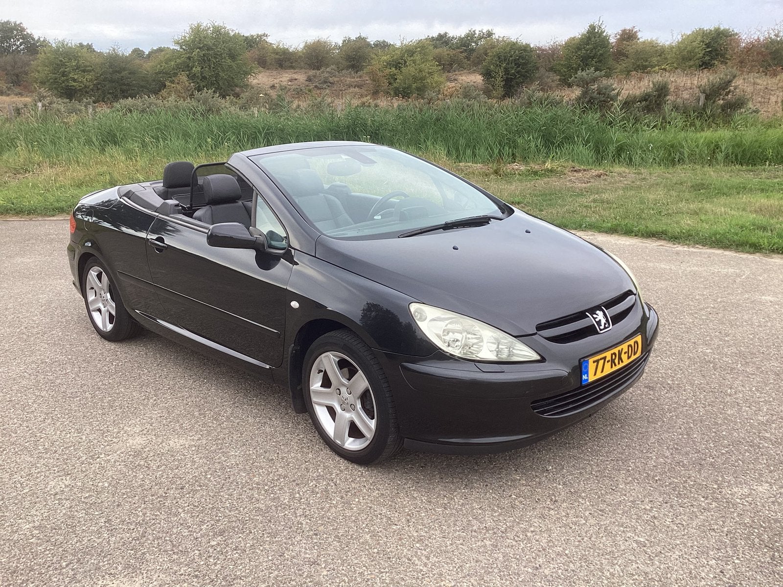 Peugeot 307 2.0 16V CC AUT 2005 Zwart, Zwart, 4 cilinders, Cabriolet, 4 stoelen