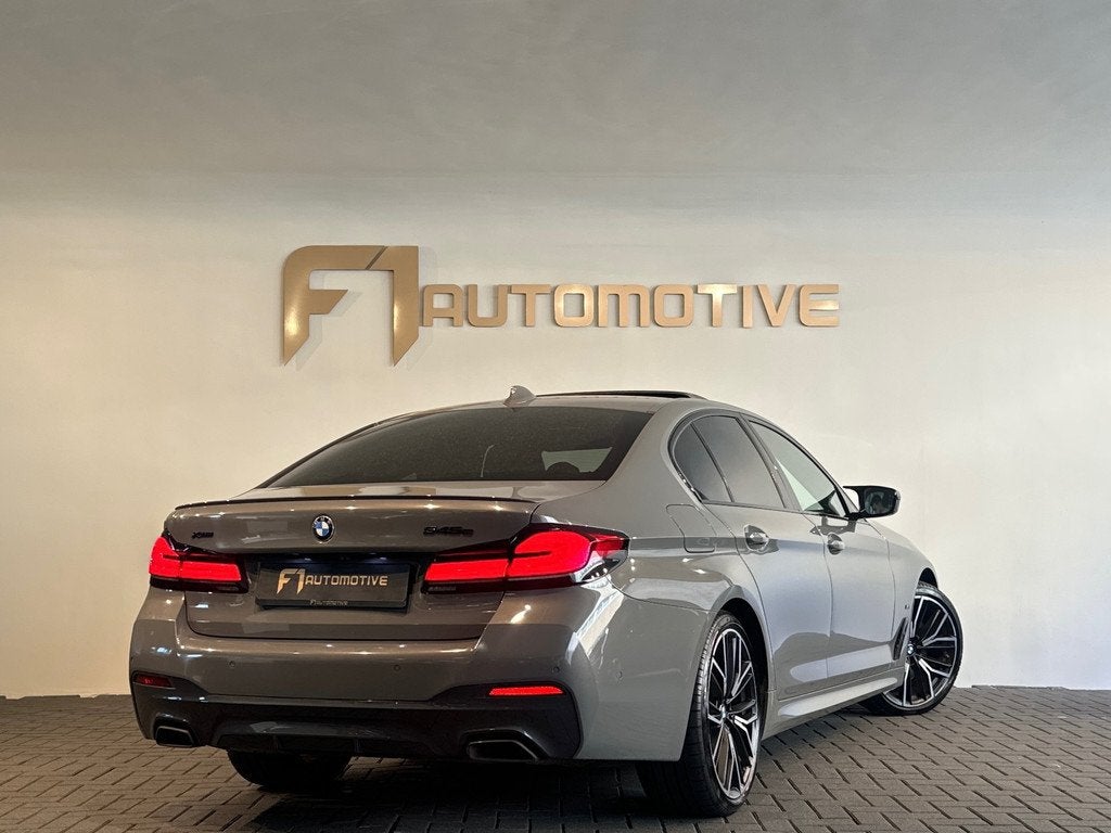 BMW 5-serie 545e xDrive High Executive Pano|Memory|BTW|H/K|H, Auto's, BMW, Gebruikt, 394 pk, 2000 kg, Adaptive Cruise Control