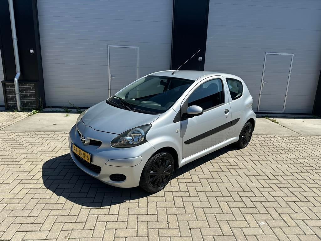 Toyota Aygo | 3DRS | NAP | NIEUWSTAAT | Nw APK + Grote Beurt, Voorwielaandrijving, 4 stoelen, 68 pk, Origineel Nederlands