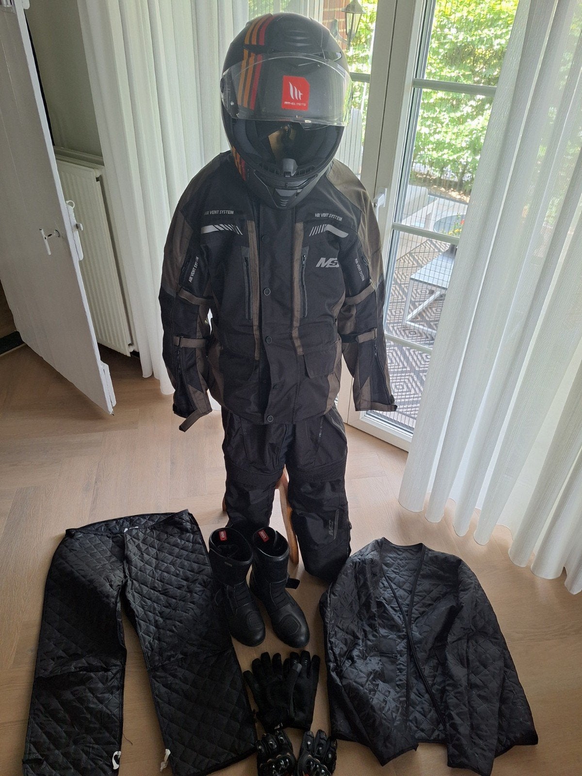Laarsen, broek, jas, helm,handschoenen en motorslot, Ophalen, Zo goed als nieuw, Tweedehands, Heren