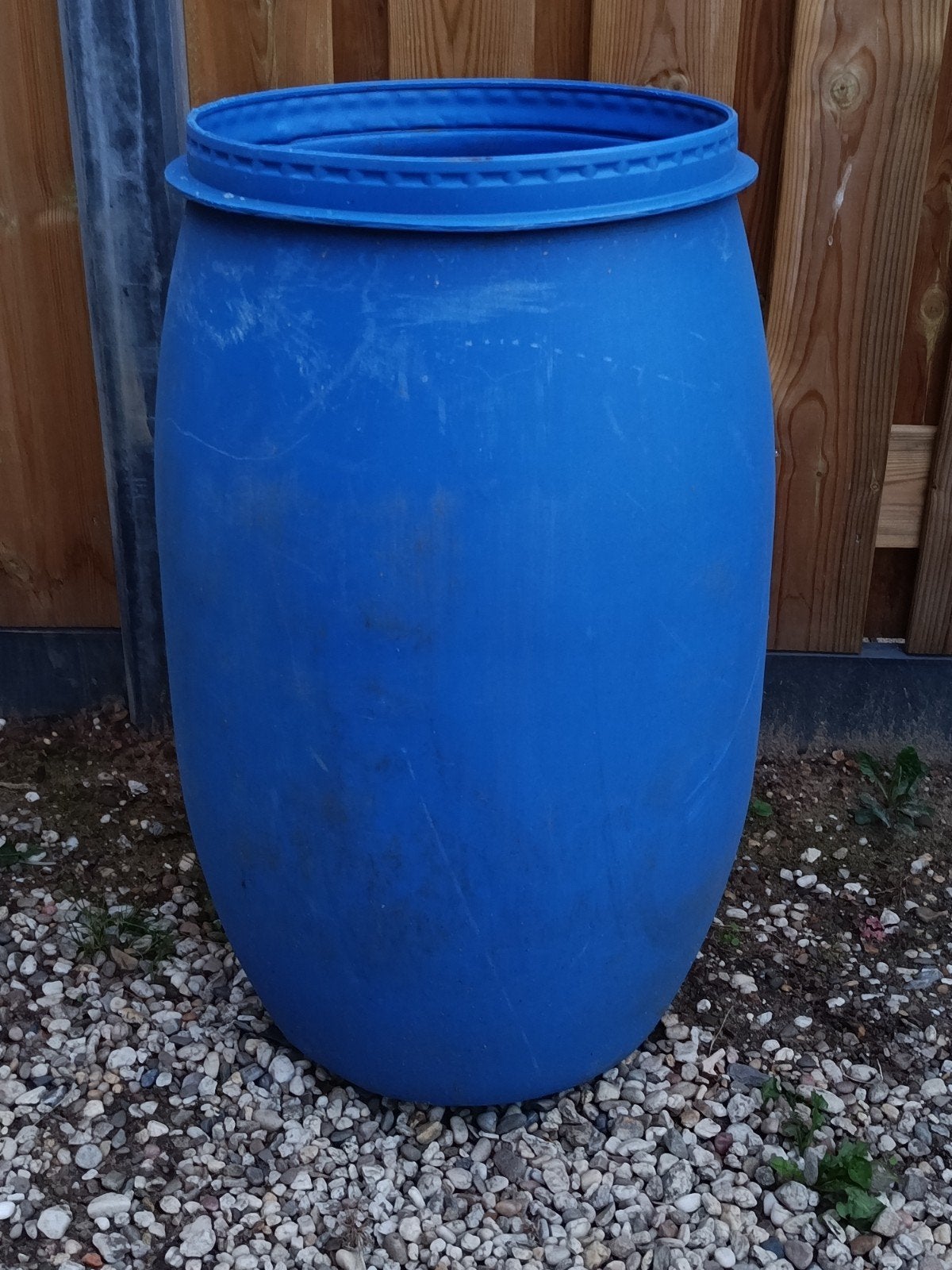 Gratis regenton, blauw, kunststof, Tuin en Terras, 150 liter of meer, Ophalen, Gebruikt, Kunststof