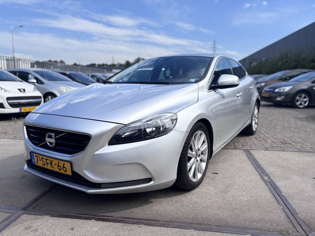Volvo V40 1.6 D2 Momentum NAVI!CLIMA! (bj 2013), Auto's, Euro 5, Gebruikt, 4 cilinders, Origineel Nederlands