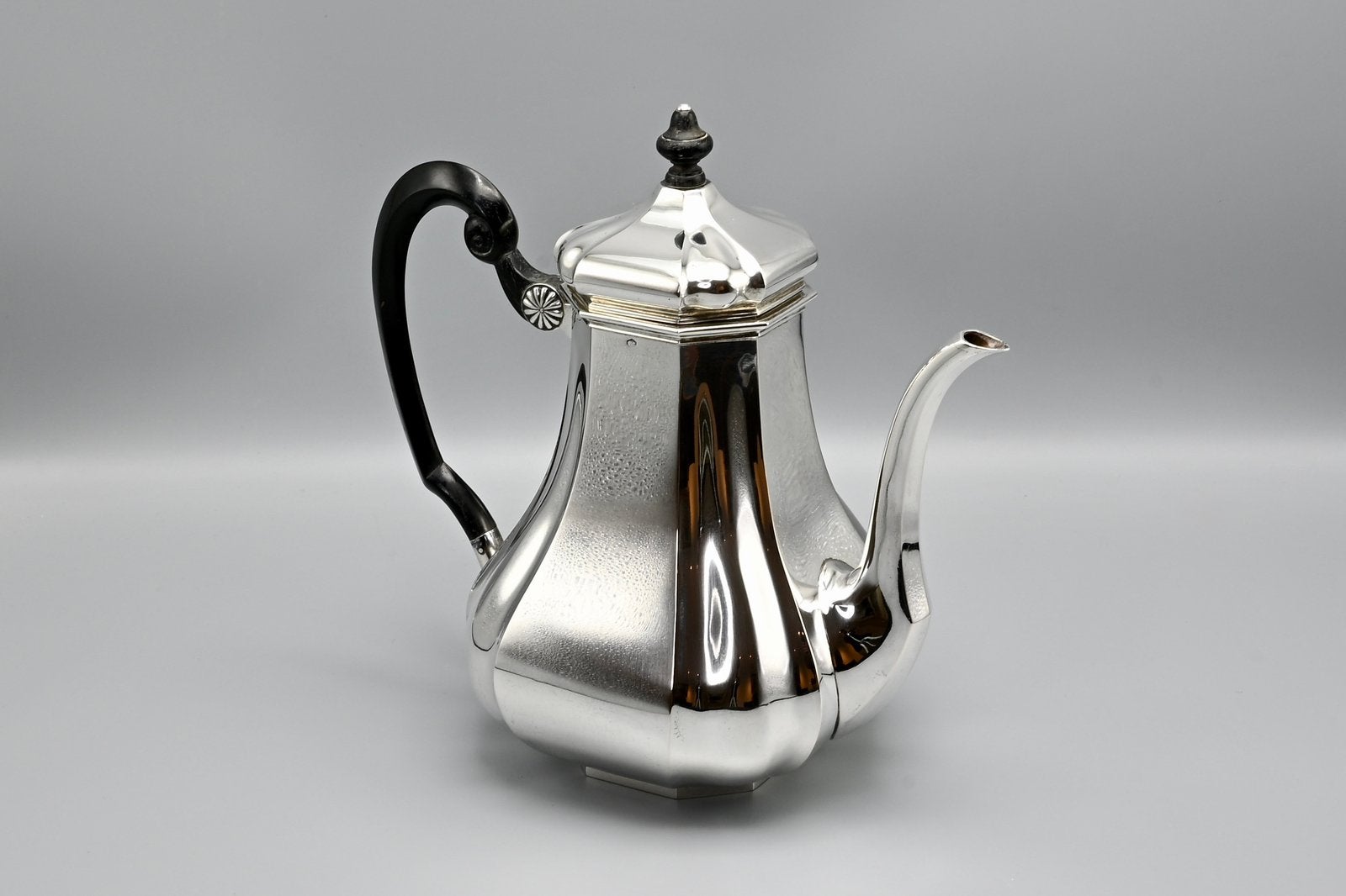 Zilveren koffiepot, model 1513 ‘Versailles Bolpas’, 1926, Antiek en Kunst, Ophalen of Verzenden, Zilver