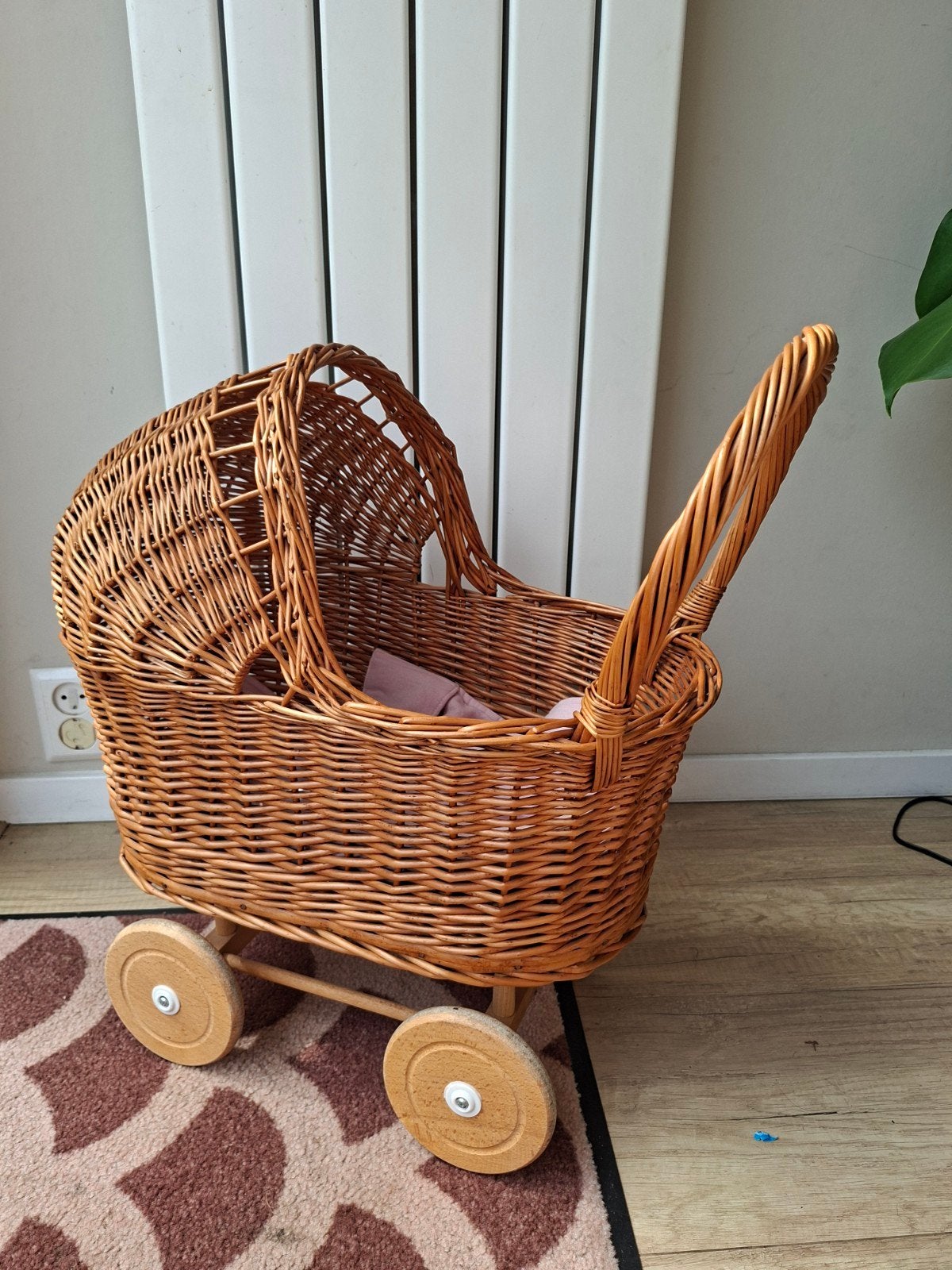 Rieten poppenwagentje van Dille&Kamille, Kinderen en Baby's, Ophalen of Verzenden, Zo goed als nieuw, Babypop
