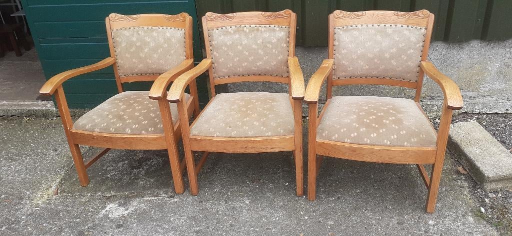 Antieke Stoelen en Bed, Ophalen