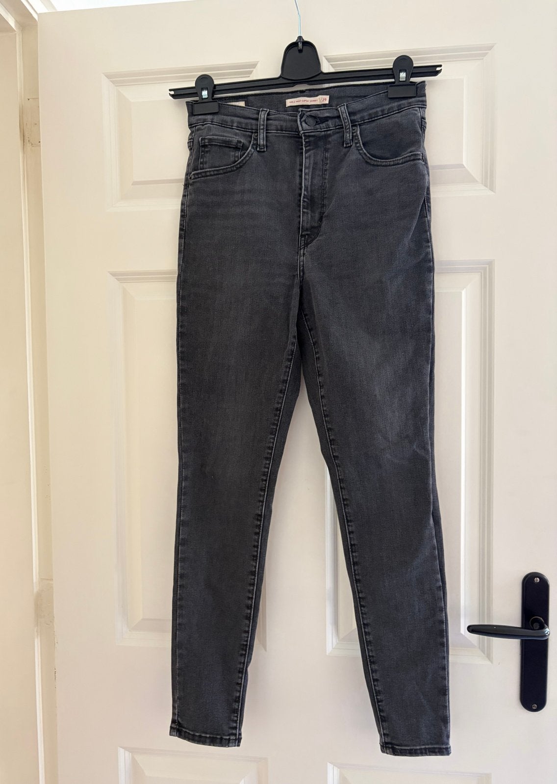 Levi's mile high donkergrijze super skinny - W29 L28, Ophalen of Verzenden, Zo goed als nieuw, Grijs, W28 - W29 (confectie 36)