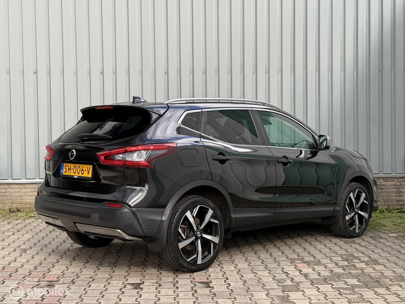 Nissan Qashqai 1.2 Tekna + | Pano | Bose | Leer | 360, Voorwielaandrijving, 4 cilinders, 116 pk, Zwart