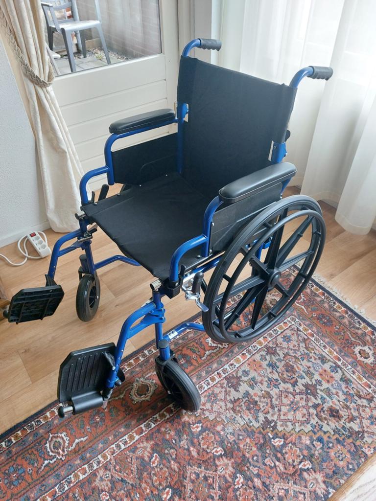 Nieuwe rolstoel, Diversen, Rolstoelen, Nieuw, Duwrolstoel, Ophalen of Verzenden