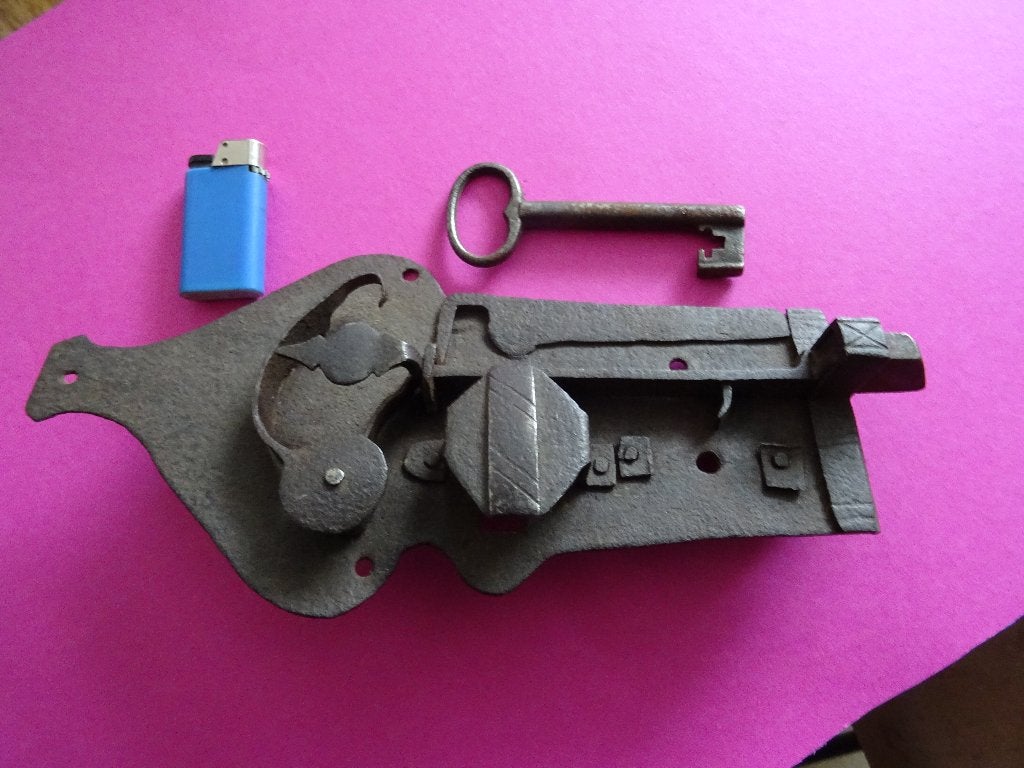 ANTIEK GESMEED GRENDEL SLOT + SLEUTEL SLOTEN DEUR SLEUTELS, Ophalen of Verzenden