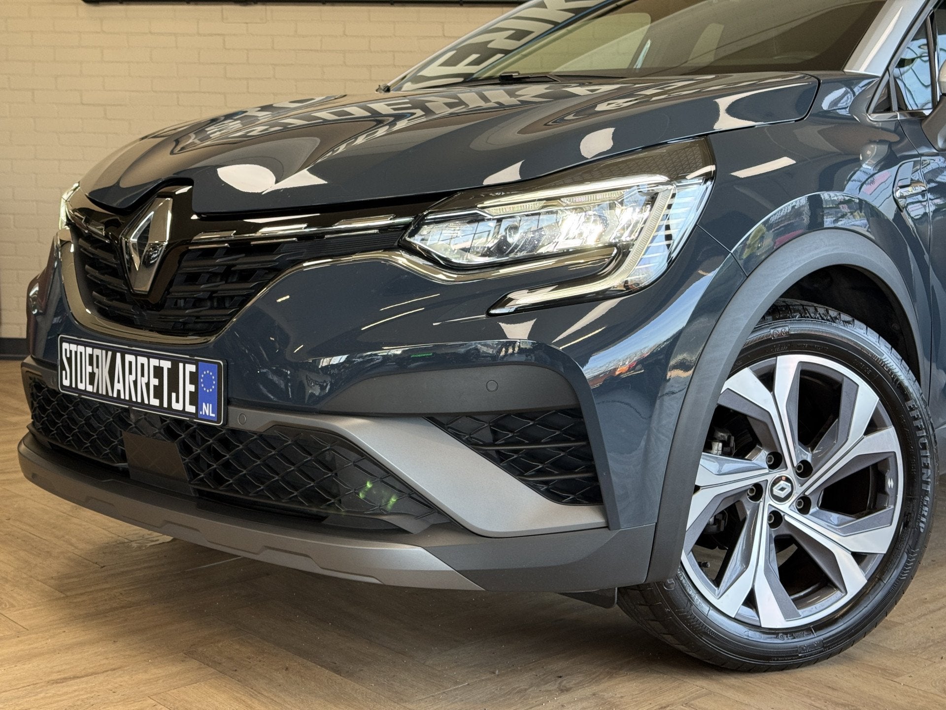 Renault Captur 1.3 TCe 140 R.S. Line | Stoel, Stuur & Voorru, Auto's, Gebruikt, Zwart, 4 cilinders, Automatische klimaatregeling