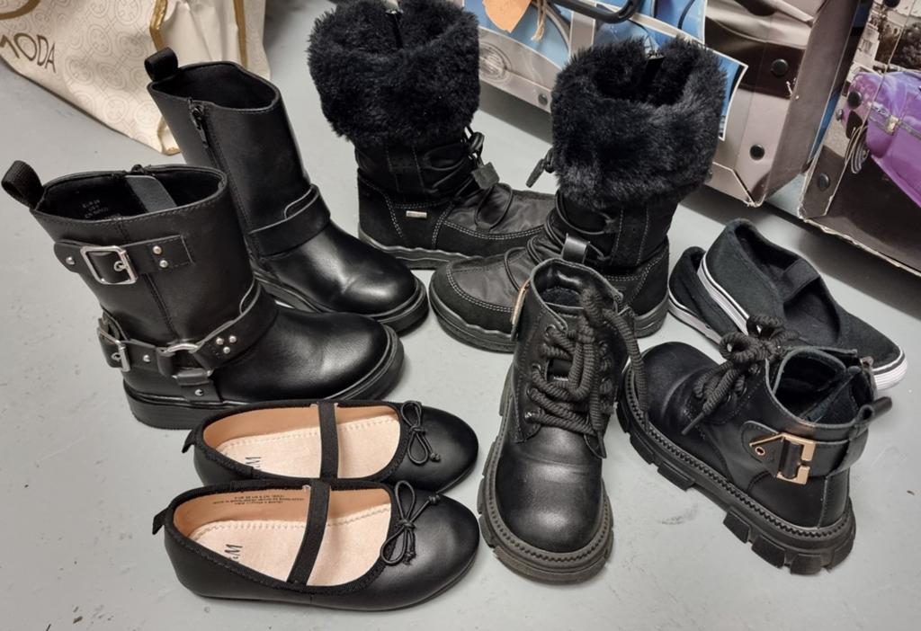 Diverse kinderschoenen en laarzen - Zwart,maat 26, Ophalen, Gebruikt, Jongen of Meisje, Overige typen